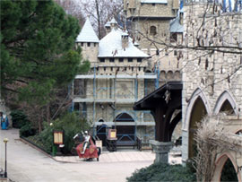Ristrutturazione facciata "Castello di Mago Merlino"
